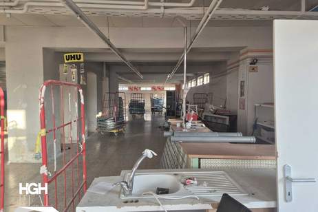 2560 Berndorf Attraktives Geschäftslokal für Einzelhandel mit Parkplätzen direkt im Zentrum zu mieten, Gewerbeobjekt-miete, 8.900,00,€, 2560 Baden