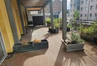 Familienhit! Traumhafte 4 - Zimmer Wohnung mit 63 m² südseitiger Terrasse und Carport
