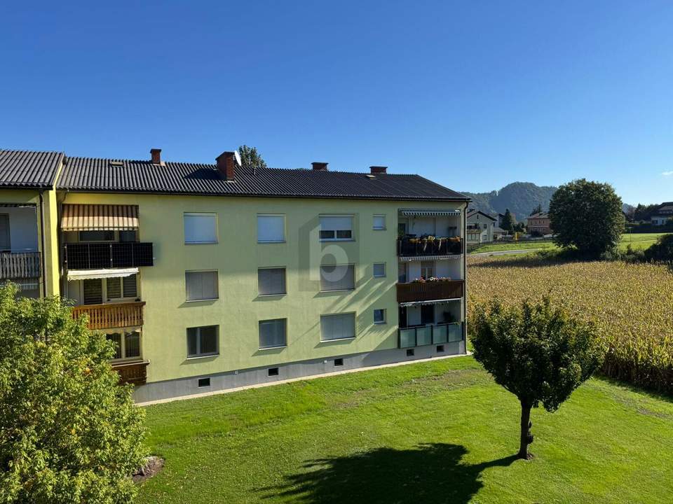WUNDERSCHÖNER AUSBLICK AUF DEN GRIFFNER SCHLOSSBERG