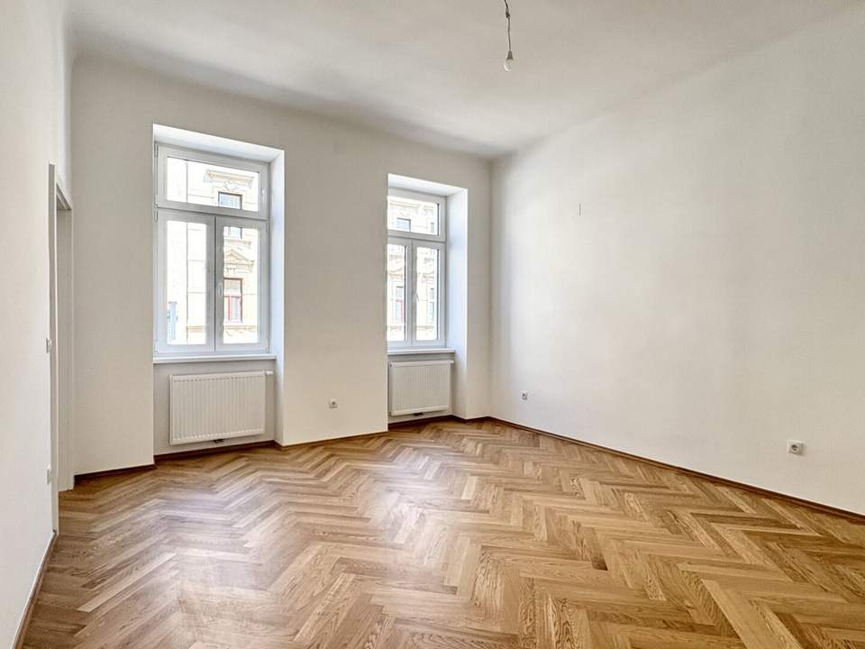 ZUM VERLIEBEN! - TRAUMHAFT SANIERTE 3-ZIMMER-WOHNUNG IM STILALTBAU