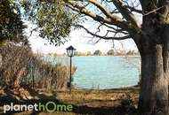 Direkt vom Garten in das kühlende Wasser eines Sees steigen!