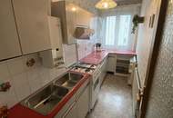 2 Zimmer und ca. 8 m² Terrasse
