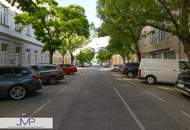 Helle und ruhige 3-Zimmer DG Wohnung mit super Ausstattung - ohne lästige Schrägen!