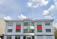 Exklusiver und freistehender Firmenstandort mit Büro, Lager und Stellplätzen zu mieten.