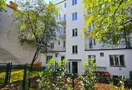 Grün soweit das Auge reicht - Ihr Ruhepol im 18.Bezirk! TOP saniert + Hofseitiger Balkon + Viel Grün + Viel Lebensqualität + Absolute Ruhelage + Ideale Raumaufteilung! Besser geht´s nicht! Nicht lange zögern...