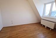 SPECKBACHERGASSE, 53 m2 Dachgeschoß mit 12 m2 Terrasse, 2 Zimmer, Komplettküche, Wannenbad, Parketten, Fernblick