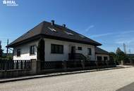 Geräumiges Haus mit Garten und Doppelgarage