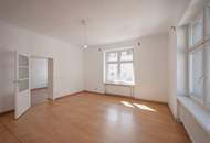 ++NEU++ renovierungsbedürftige 2-Zimmer ALTBAU-WOHNUNG in sehr guter Lage!