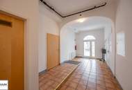 *** Nähe Stadtzentrum Wiener Neustadt: attraktive Zinshaus-Liegenschaft mit Büro- und Wohnnutzung & Gargenplätzen ***