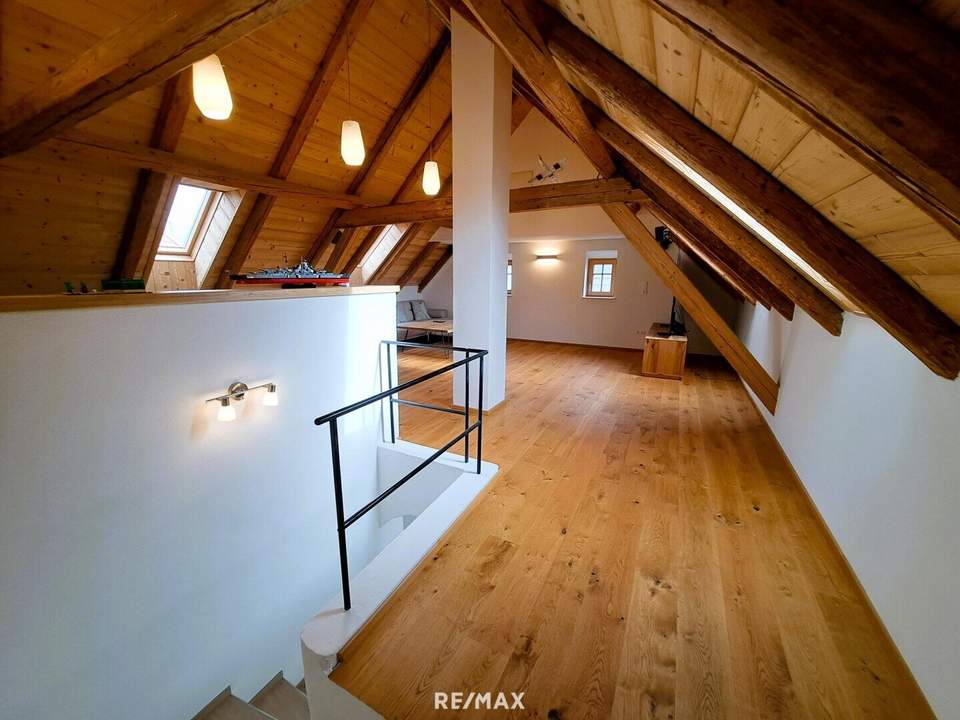 exquisite 175 m²-Wohnung im restaurierten Wohnhaus - individuelles Wohnen im Zentrum von Neuzeug