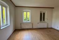 Einfamilienhaus mit viel Platz, sonnigem Garten, Terrasse und Nebengebäude!