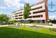 Pool inklusive: Moderne Neubauwohnung mit Loggia
