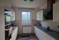 SANIERUNGSBEDÜRFTIGER BUNGALOW MIT TRAUMHAFTEM GARTEN ODER IHR BAUGRUNDSTÜCK FÜR IHR TRAUMHAUS IN ALLERBESTER WOHN- UND ZENTRUMSLAGE VON ABSDORF