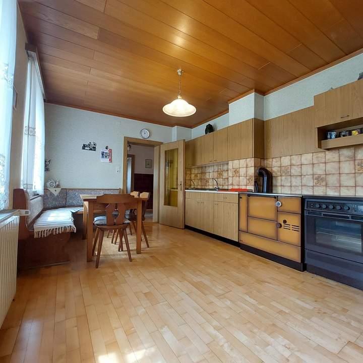 Ein- oder Zweifamilienhaus in guter Ortsanbindung