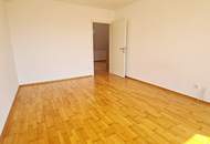 INNSTRASSE, FERNBLICK, 103 m2 Dachgeschoß-Maisonette mit Loggia, 2 Zimmer, Galerie, Komplettküche, Wannenbad, Parketten