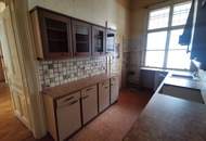 Mögliches Paradies > verschiedenste Umbaumöglichkeiten > sanierungsbedürftige 4 Zimmer plus in guter Lage des 6..