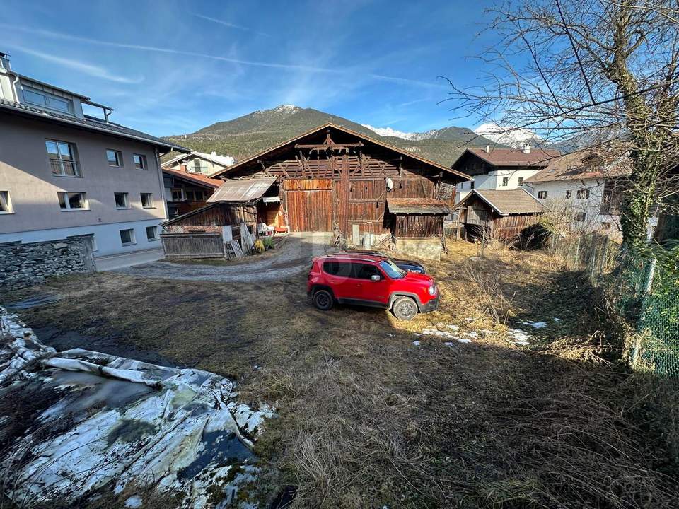 SONNIGES GRUNDSTÜCK IM LANDWIRTSCHAFTLICHEN MISCHGEBIET
