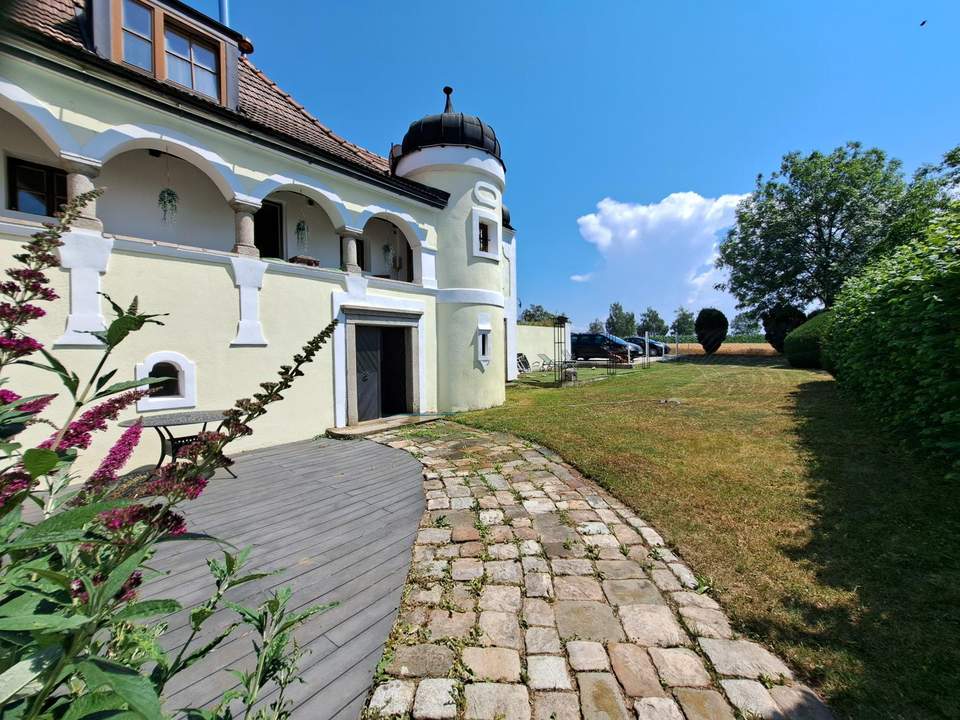 Romantisches kleines Schlössl in Alleinlage!