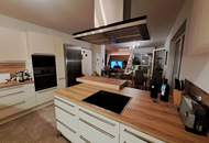 "Bereit für den Sommer im eigenen Haus mit Schwimmteich?"