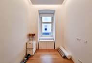 Luxuriöse Altbauwohnung in einem prächtigen historischen Haus in der Nähe des Servitenviertels und des Lycée