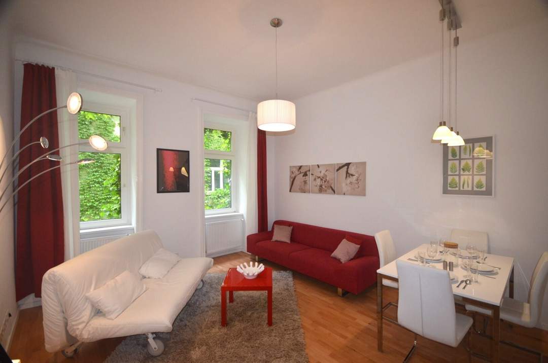 Apostelgasse - Möblierte & sanierte 2-Zimmer Altbauwohnung im Innenhof / 2. Liftstock