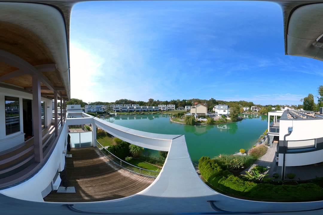 Wohnen, wo andere Urlaub machen - Traumhaus mit direktem Seezugang