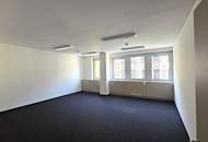 Moderne Bürofläche mit großem Besprechungsraum und Concierge-Service