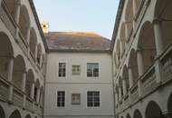 Herrschaftliches Wohnen im Schloss 138 m² 4 Zimmer Warmmiete!