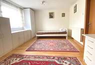 Einfamilienhaus mit Gartenparadies und Bächlein im Herzen von Walding