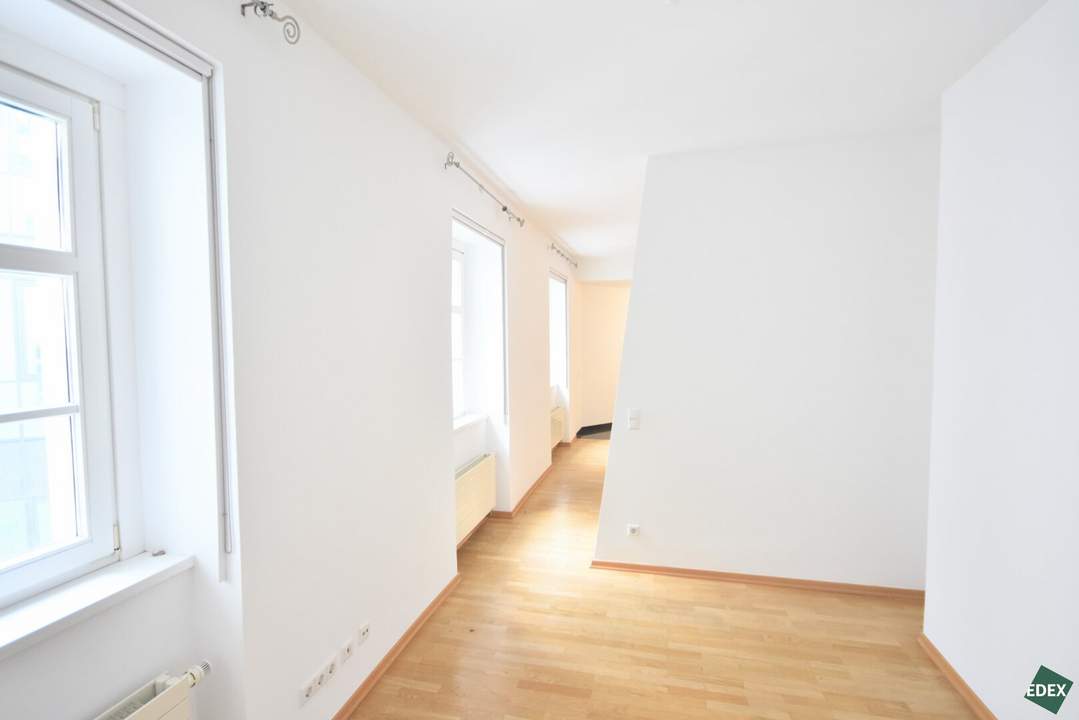 Direkt beim Stephansplatz: Schöner 1,5-Zimmer-Altbau in Ruhelage