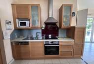 Tolles Zweifamilienhaus mit Einliegerwohnung, sonniger Terrasse, Keller, Doppelgarage und Pool!