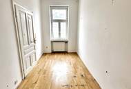 NEU! Sanierungsbedürftige Wohnung mit 16 m² großer Loggia im Innenhof! Plus rundum saniertes Haus!