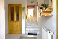 Umgebautes Kellerstöckl mit 3 Wohneinheiten, Terrasse, Balkon, Keller und Weingarten in Aussichtslage