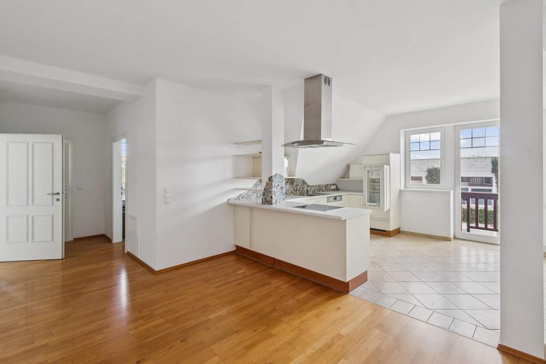 Licht, Höhe, Eleganz – außergewöhnliche Dachgeschoss-Maisonette!