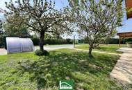 Low-energy house, very sacious with an additional office/practice or apartment of 70 m². Completely renovated in 2023.