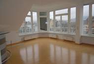 Tolle Penthouse-Maisonette-Wohnung mit Balkon und Terrasse