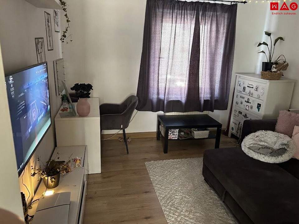 Charmanter Wohn(t)raum für Singles und Paare! Preiswerte 2-Raum-Wohnung mit praktischer Raumaufteilung in ausgezeichneter Lage - helle Essküche und modernes Badezimmer!