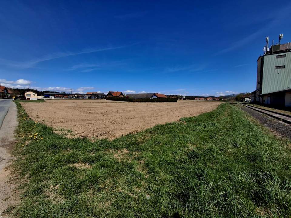 Großflächiger Baugrund nahe Zentrum
