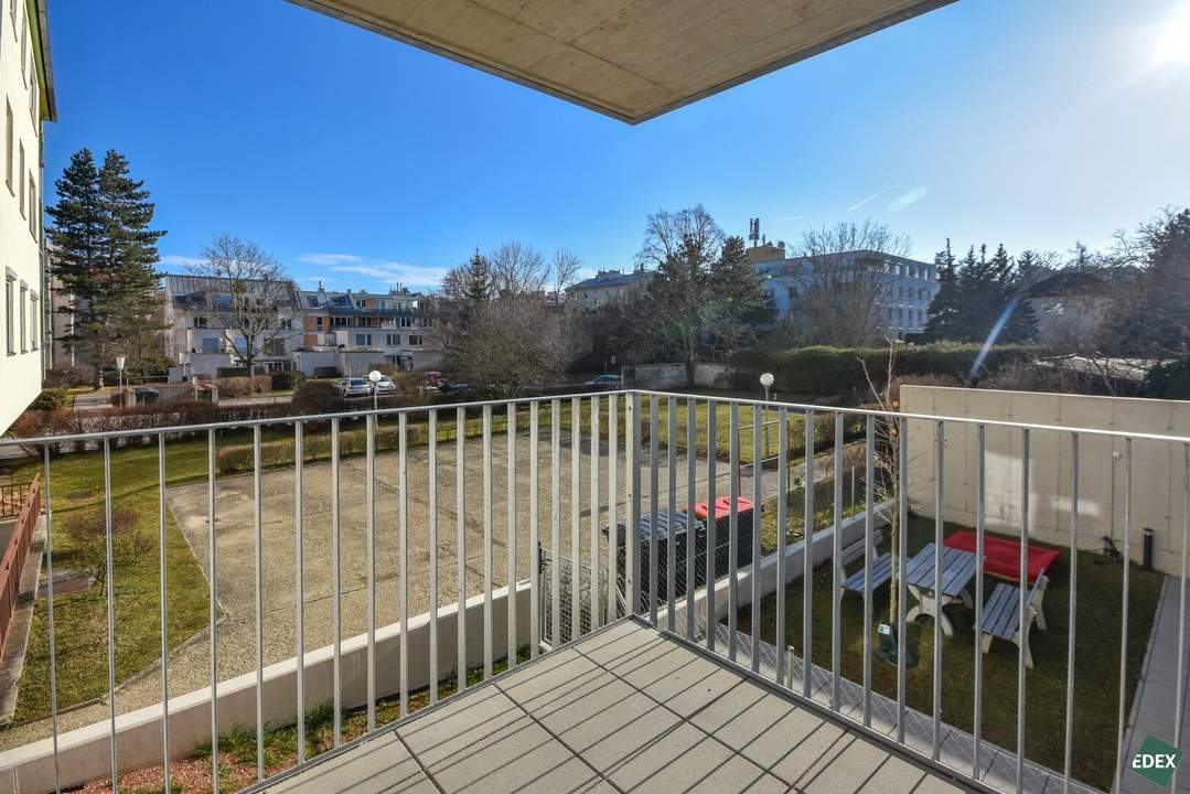 UMS ECK 51 – Große 3-Zimmer-Wohnung mit Balkon