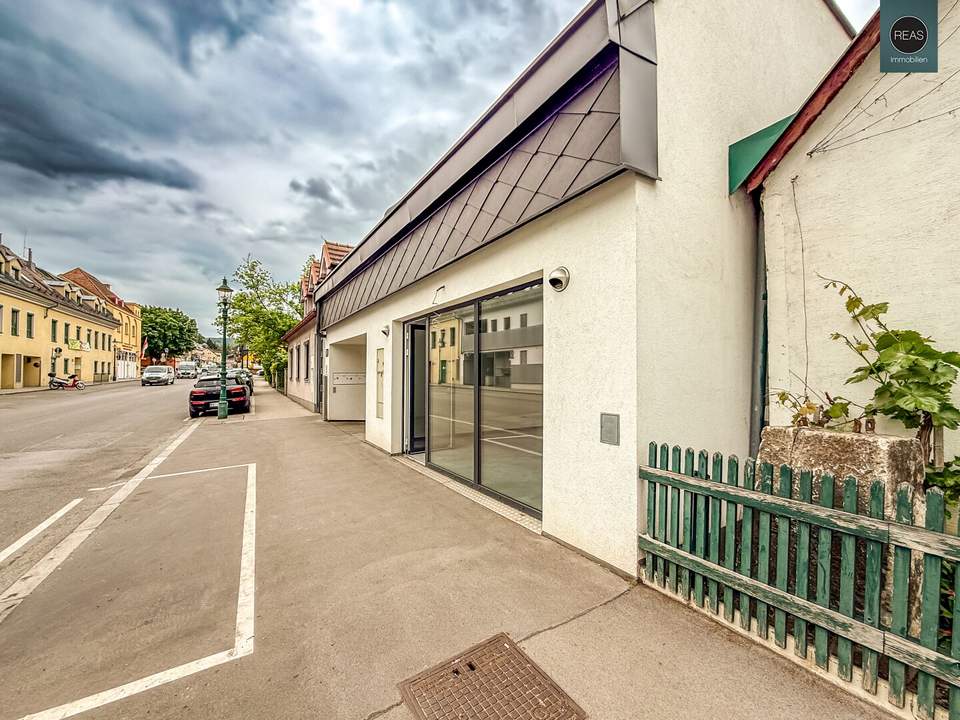 Erstbezug: Neubau - Geschäfts- oder Bürofläche in frequentierter Bestlage von Neustift am Walde!