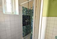 Charmante 2-Zimmer-Altbauwohnung mit separater Küche – renovierungsbedürftig, aber mit viel Potenzial!