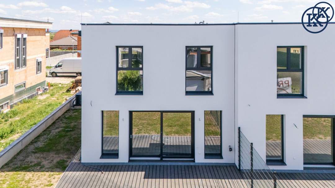 LETZTE CHANCE – Moderne Doppelhaushälfte in neuer, familienfreundlicher Siedlung nahe Wien