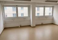 Lagerhalle 1300 m2 inkl. Rampe in Wr. Neudorf - Büros im Hauptgebäude verfügbar