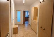 Sanierte 3 Zimmer Wohnung mit Loggia und Garagenplatz