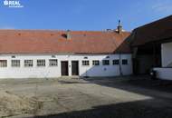 Vielseitig nutzbarer Vierseithof mit Maschinenschuppen, Stallungen, Keller und Garten