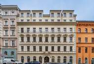 2-Zimmer Altbauwohnung mit Terrasse in guter Lage