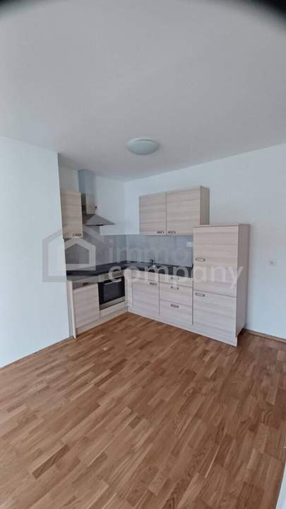 Vermietete 2-Zimmer-Eigentumswohnung mit Parkplatz und Kellerabteil