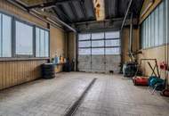 Autohaus mit Werkstatt und befestigten Ausstellungsflächen in Langenwang