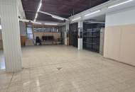 Gebäude mit Lager, großem Grundstück, Tankstelle und Wohnung in bester Lage (Provisionsfrei)