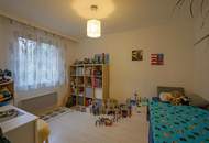 Familienfreundliches End-Reihenhaus im Ortskern mit Garten und Garage